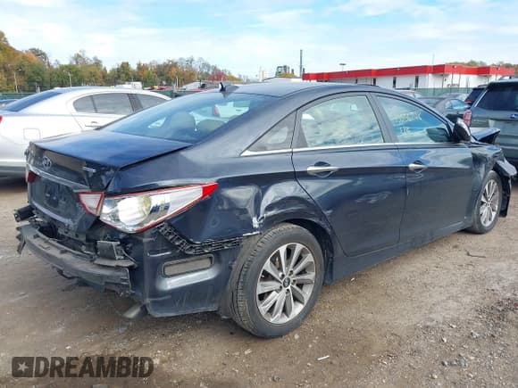 ✅ 2014 Hyundai Sonata SE • VIN: 5NPEC4AC4EH886685 • Lot: 43556748. Wystawiony na IAAI z przebiegiem 41 448 mil. Bezpłatny archiwum sprzedaży aukcyjnych z USA i szczegółowy raport historii pojazdu na DreamBid. Zdjęcie 14.