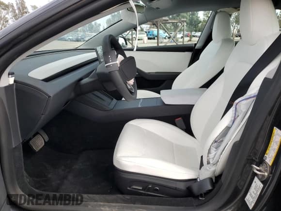 ✅ 2024 Tesla Model 3 • VIN: 5YJ3E1EA8RF849264 • Lot: 49284825. Wystawiony na Copart z przebiegiem 2 750 mil. Bezpłatny archiwum sprzedaży aukcyjnych z USA i szczegółowy raport historii pojazdu na DreamBid. Zdjęcie 7.