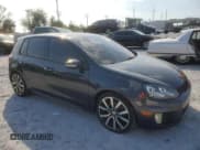 ✅ 2014 Volkswagen Golf GTI Wolfsburg Edition • VIN: WVWHD7AJXEW008893 • Lot: 93339125. Wystawiony na Copart z przebiegiem 118 979 mil. Bezpłatny archiwum sprzedaży aukcyjnych z USA i szczegółowy raport historii pojazdu na DreamBid. Zdjęcie 4.
