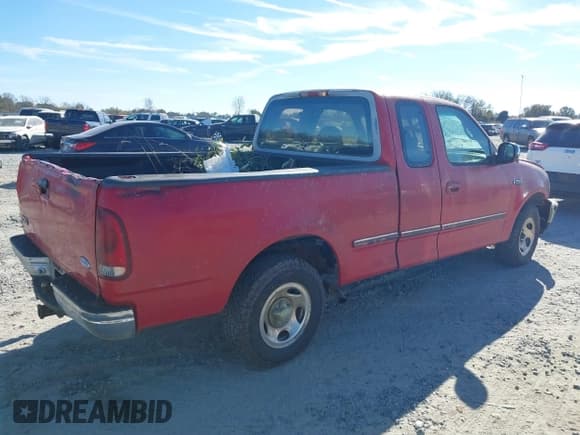 ✅ 1997 Ford F-150 XL • VIN: 1FTEX17L7VNC04389 • Lot: 41030907. Wystawiony na IAAI z przebiegiem 194 523 mil. Bezpłatny archiwum sprzedaży aukcyjnych z USA i szczegółowy raport historii pojazdu na DreamBid. Zdjęcie 4.