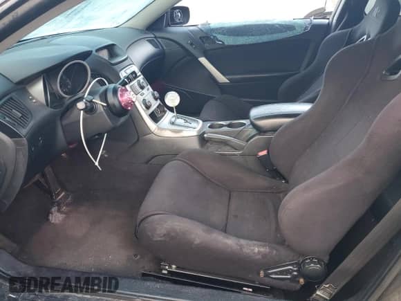 2010 Hyundai Genesis Coupe Premium с VIN KMHHT6KD1AU025802, выставлен на аукционе Copart как лот 78985664 с пробегом 204 623 миль миль и Списание • Salvage title. История ставок и продаж доступна на DreamBid. Изображение 7.