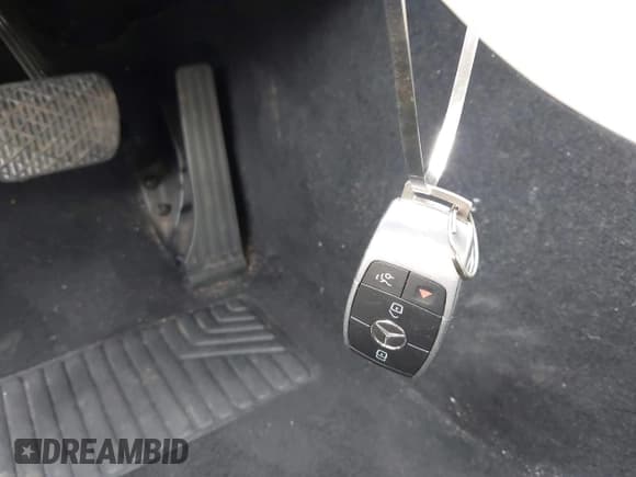 ✅ 2020 Mercedes-Benz C 300 • VIN: WDDWF8DB1LR543088 • Лот: 42193679. Опубликован ранее на IAAI с пробегом 54 050 миль. Бесплатный доступ к архиву аукционных продаж из США и подробный отчёт об истории автомобиля на DreamBid. Изображение 11.