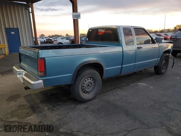 ✅ 1992 GMC Sonoma • VIN: 1GTDT19Z5N8503404 • Лот: 87124495. Опубликован ранее на Copart с пробегом 215 923 миль. Бесплатный доступ к архиву аукционных продаж из США и подробный отчёт об истории автомобиля на DreamBid. Изображение 3.