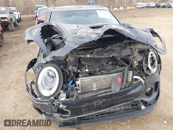 ✅ 2018 MINI Clubman Cooper S • VIN: WMWLU5C50J2G02800 • Lot: 41751104. Listed on IAAI with 106,809 mi. Free auction sales archive from the USA and detailed vehicle history report at DreamBid. Image 6.