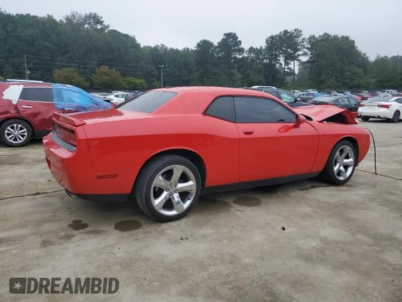 ✅ 2014 Dodge Challenger SXT • VIN: 2C3CDYAG6EH204451 • Lot: 71760004. Wystawiony na Copart z przebiegiem 126 947 mil. Bezpłatny archiwum sprzedaży aukcyjnych z USA i szczegółowy raport historii pojazdu na DreamBid. Zdjęcie 3.