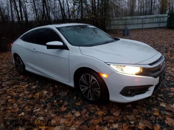 ✅ 2017 Honda Civic EX-L • VIN: 2HGFC3B72HH357668 • Lot: 91941045. Listed on Copart with 63,321 mi. Free auction sales archive from the USA and detailed vehicle history report at DreamBid. Image 4.