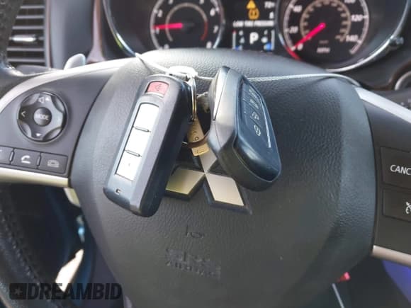 ✅ 2014 Mitsubishi Outlander SE • VIN: 4A4AR4AU9EE020608 • Lot: 43904994. Wystawiony na IAAI z przebiegiem 141 748 mil. Bezpłatny archiwum sprzedaży aukcyjnych z USA i szczegółowy raport historii pojazdu na DreamBid. Zdjęcie 11.