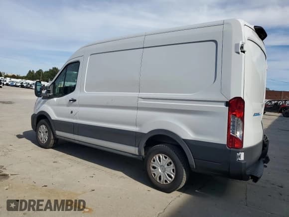 ✅ 2023 Ford E-Transit Cargo • VIN: 1FTBW9CK7PKA43922 • Lot: 93359855. Wystawiony na Copart z przebiegiem 6 904 mil. Bezpłatny archiwum sprzedaży aukcyjnych z USA i szczegółowy raport historii pojazdu na DreamBid. Zdjęcie 2.