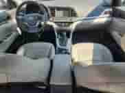 2017 Hyundai Elantra SE z VIN 5NPD84LF8HH023896, wystawiony jako Copart lot #71485665 z przebiegiem 68 585 mil mil oraz Szkoda całkowita • Salvage title. Historia ofert i sprzedaży dostępna na DreamBid. Obrazek 8.