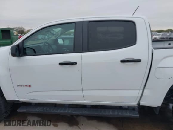 ✅ 2021 GMC Canyon 4WD AT4 • VIN: 1GTG6FEN6M1154040 • Lot: 41209527. Wystawiony na IAAI z przebiegiem 29 484 mil. Bezpłatny archiwum sprzedaży aukcyjnych z USA i szczegółowy raport historii pojazdu na DreamBid. Zdjęcie 14.