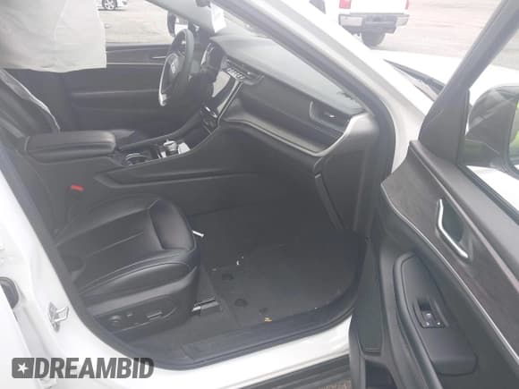 ✅ 2023 Jeep Grand Cherokee Limited • VIN: 1C4RJHBG3PC643173 • Lot: 42893164. Listed on IAAI with 20,323 mi. Free auction sales archive from the USA and detailed vehicle history report at DreamBid. Image 5.