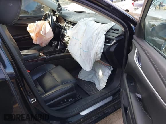 ✅ 2014 Cadillac XTS Livery • VIN: 2G61U5S35E9263713 • Лот: 41570661. Опубликован ранее на IAAI с пробегом 354 074 миль. Бесплатный доступ к архиву аукционных продаж из США и подробный отчёт об истории автомобиля на DreamBid. Изображение 5.