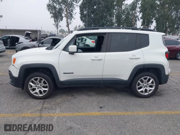✅ 2018 Jeep Renegade Latitude • VIN: ZACCJBBB7JPJ30032 • Lot: 43408219. Wystawiony na IAAI z przebiegiem 54 791 mil. Bezpłatny archiwum sprzedaży aukcyjnych z USA i szczegółowy raport historii pojazdu na DreamBid. Zdjęcie 14.
