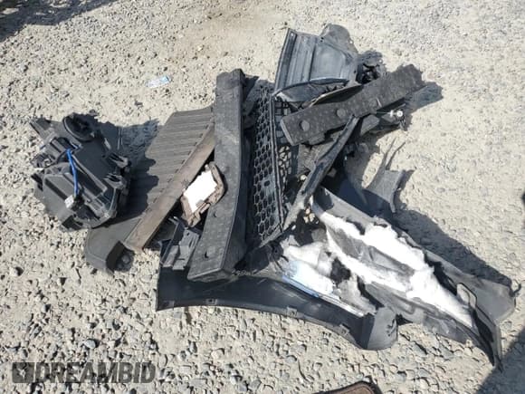 ✅ 2017 Lexus GX 460 • VIN: JTJBM7FX9H5172968 • Lot: 89447975. Wystawiony na Copart z przebiegiem 113 950 mil. Bezpłatny archiwum sprzedaży aukcyjnych z USA i szczegółowy raport historii pojazdu na DreamBid. Zdjęcie 13.