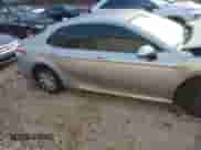 2020 Toyota Camry Hybrid LE z VIN 4T1C31AK0LU524185, wystawiony jako IAAI lot #43334178 z przebiegiem 241 680 mil mil oraz . Historia ofert i sprzedaży dostępna na DreamBid. Obrazek 13.