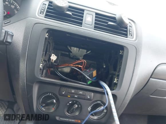 ✅ 2014 Volkswagen Jetta TDI w/Premium/Nav • VIN: 3VWLL7AJXEM330928 • Лот: 42452708. Опубликован ранее на IAAI с пробегом 149 216 миль. Бесплатный доступ к архиву аукционных продаж из США и подробный отчёт об истории автомобиля на DreamBid. Изображение 18.