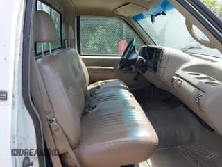 ✅ 1996 Chevrolet Silverado 2500 • VIN: 1GCGC24R1TZ163718 • Lot: 42746309. Wystawiony na IAAI z przebiegiem 200 326 mil. Bezpłatny archiwum sprzedaży aukcyjnych z USA i szczegółowy raport historii pojazdu na DreamBid. Zdjęcie 5.