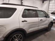 ✅ 2016 Ford Explorer Sport • VIN: 1FM5K8GT9GGD27511 • Lot: 42031898. Wystawiony na IAAI z przebiegiem 113 335 mil. Bezpłatny archiwum sprzedaży aukcyjnych z USA i szczegółowy raport historii pojazdu na DreamBid. Zdjęcie 6.