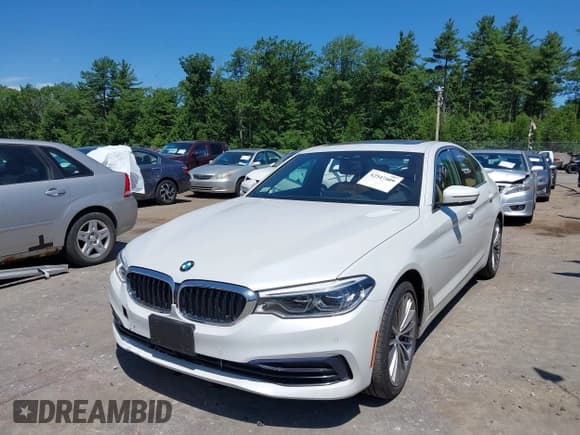 ✅ 2020 BMW 5 Series 540i xDrive • VIN: WBAJS3C07LCE31112 • Lot: 42547409. Wystawiony na IAAI z przebiegiem 42 093 mil. Bezpłatny archiwum sprzedaży aukcyjnych z USA i szczegółowy raport historii pojazdu na DreamBid. Zdjęcie 2.