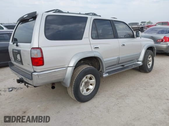 ✅ 1996 Toyota 4Runner Limited • VIN: JT3HN87R7T0030631 • Lot: 42255229. Listed on IAAI with 193,837 mi. Free auction sales archive from the USA and detailed vehicle history report at DreamBid. Image 4.