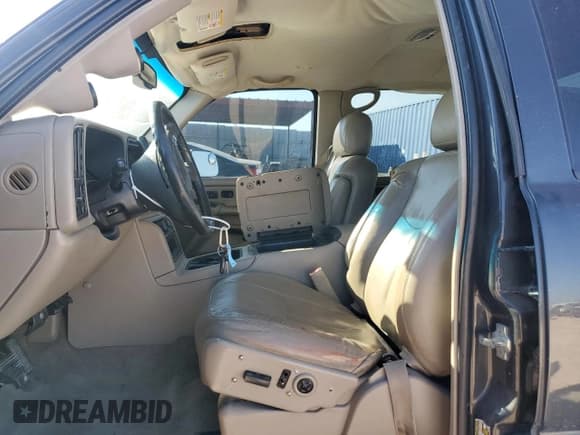 ✅ 2004 GMC Sierra 2500HD SLT • VIN: 1GTHK23234F256688 • Lot: 74641344. Wystawiony na Copart z przebiegiem 460 976 mil. Bezpłatny archiwum sprzedaży aukcyjnych z USA i szczegółowy raport historii pojazdu na DreamBid. Zdjęcie 7.