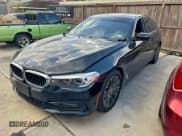 ✅ 2018 BMW 5 Series 530i • VIN: WBAJA5C5XJWA56967 • Лот: 95072665. Опубликован ранее на Copart с пробегом 131 824 миль. Бесплатный доступ к архиву аукционных продаж из США и подробный отчёт об истории автомобиля на DreamBid. Изображение 2.
