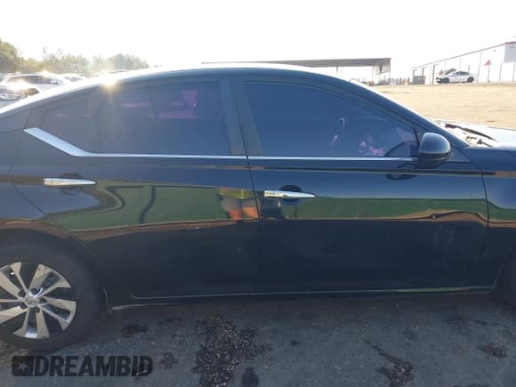 ✅ 2019 Nissan Altima S • VIN: 1N4BL4BVXKN324830 • Lot: 43459497. Listed on IAAI with 144,230 mi. Free auction sales archive from the USA and detailed vehicle history report at DreamBid. Image 13.