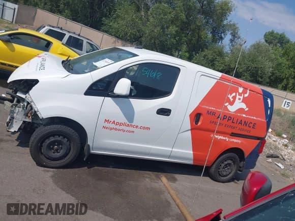 ✅ 2015 Nissan NV200 SV • VIN: 3N6CM0KN6FK708228 • Лот: 42754618. Опубликован ранее на IAAI с пробегом Не указан. Бесплатный доступ к архиву аукционных продаж из США и подробный отчёт об истории автомобиля на DreamBid. Изображение 15.