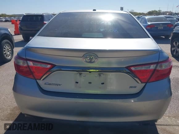 ✅ 2015 Toyota Camry SE • VIN: 4T1BF1FK1FU974122 • Lot: 43682815. Listed on IAAI with 232,928 mi. Free auction sales archive from the USA and detailed vehicle history report at DreamBid. Image 16.