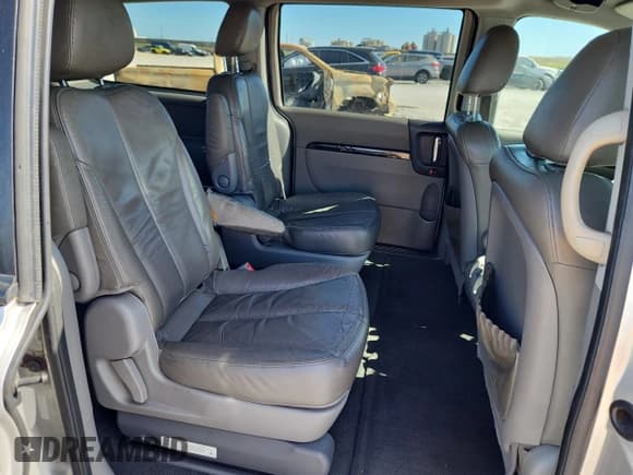 ✅ 2014 Kia Sedona EX • VIN: KNDMH4C71E6553397 • Лот: 82726335. Опубликован ранее на Copart с пробегом 425 364 миль. Бесплатный доступ к архиву аукционных продаж из США и подробный отчёт об истории автомобиля на DreamBid. Изображение 11.