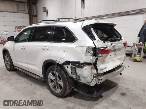 ✅ 2018 Toyota Highlander Limited • VIN: 5TDDZRFH3JS827093 • Lot: 42181696. Wystawiony na IAAI z przebiegiem 63 396 mil. Bezpłatny archiwum sprzedaży aukcyjnych z USA i szczegółowy raport historii pojazdu na DreamBid. Zdjęcie 3.