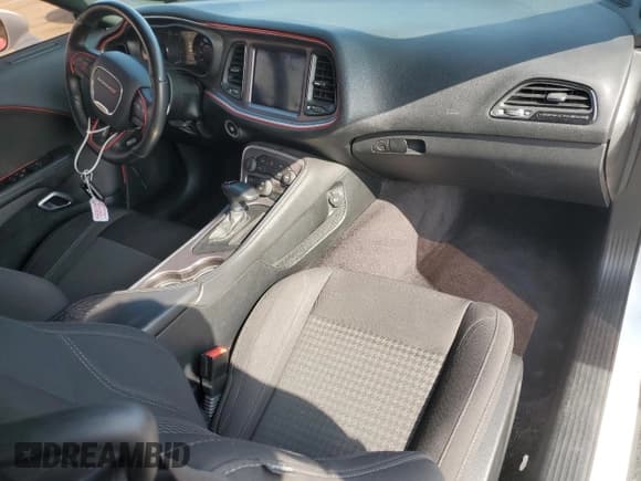 ✅ 2017 Dodge Challenger SXT • VIN: 2C3CDZAG2HH501341 • Лот: 91443285. Опубликован ранее на Copart с пробегом 105 626 миль. Бесплатный доступ к архиву аукционных продаж из США и подробный отчёт об истории автомобиля на DreamBid. Изображение 8.