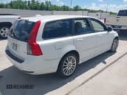 ✅ 2010 Volvo V50 • VIN: YV1382MW3A2555105 • Lot: 42811058. Listed on IAAI with 169,319 mi. Free auction sales archive from the USA and detailed vehicle history report at DreamBid. Image 4.