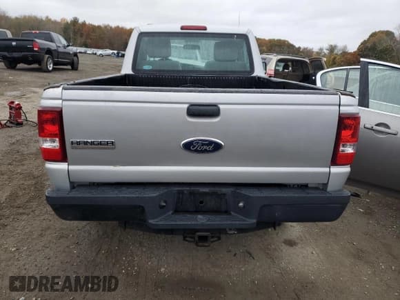 ✅ 2011 Ford Ranger XL • VIN: 1FTKR1AD9BPA69561 • Lot: 87005485. Wystawiony na Copart z przebiegiem Nie podano. Bezpłatny archiwum sprzedaży aukcyjnych z USA i szczegółowy raport historii pojazdu na DreamBid. Zdjęcie 6.