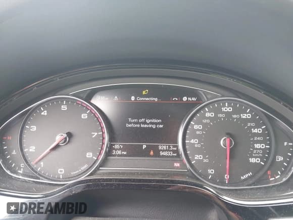 ✅ 2015 Audi A8 4.0T • VIN: WAU32AFD9FN023826 • Lot: 42353372. Wystawiony na IAAI z przebiegiem 94 833 mil. Bezpłatny archiwum sprzedaży aukcyjnych z USA i szczegółowy raport historii pojazdu na DreamBid. Zdjęcie 7.