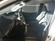 ✅ 2017 Toyota Prius Advanced • VIN: JTDKARFP4H3015755 • Lot: 82633325. Wystawiony na Copart z przebiegiem 166 662 mil. Bezpłatny archiwum sprzedaży aukcyjnych z USA i szczegółowy raport historii pojazdu na DreamBid. Zdjęcie 7.