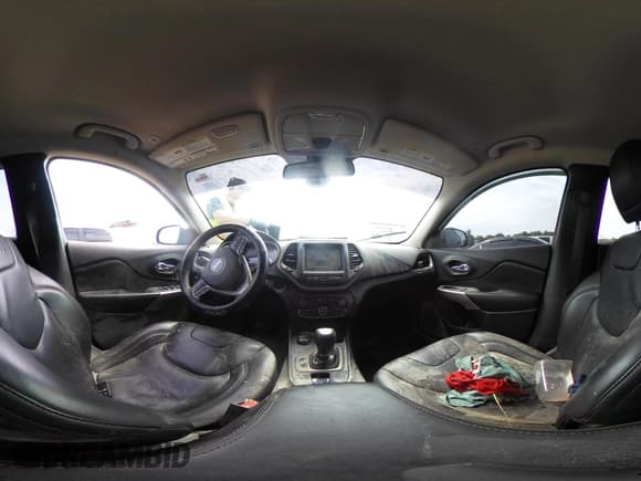 ✅ 2018 Jeep Cherokee Limited • VIN: 1C4PJMDX2JD568593 • Лот: 42482845. Опубликован ранее на IAAI с пробегом 9 999 миль. Бесплатный доступ к архиву аукционных продаж из США и подробный отчёт об истории автомобиля на DreamBid. Изображение 18.