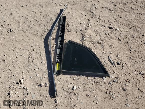 ✅ 2012 Dodge Challenger SRT-8 392 • VIN: 2C3CDYCJ7CH155511 • Lot: 86249734. Wystawiony na Copart z przebiegiem 140 382 mil. Bezpłatny archiwum sprzedaży aukcyjnych z USA i szczegółowy raport historii pojazdu na DreamBid. Zdjęcie 12.