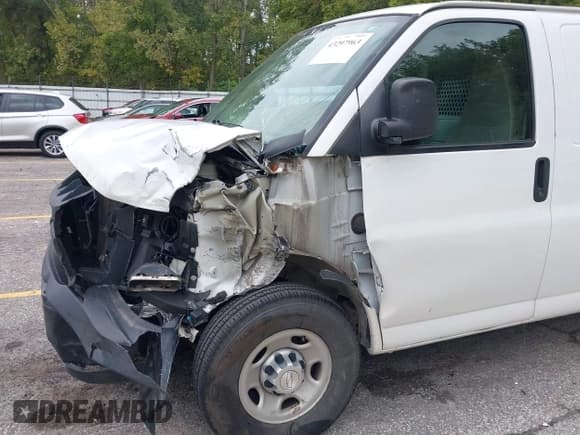 ✅ 2017 Chevrolet Express Cargo • VIN: 1GCWGAFF4H1320130 • Лот: 43297963. Опубликован ранее на IAAI с пробегом 203 551 миль. Бесплатный доступ к архиву аукционных продаж из США и подробный отчёт об истории автомобиля на DreamBid. Изображение 6.