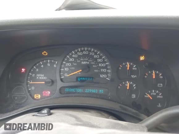 ✅ 2005 Chevrolet Suburban LT • VIN: 3GNEC16Z05G278514 • Lot: 42037219. Listed on IAAI with 229,903 mi. Free auction sales archive from the USA and detailed vehicle history report at DreamBid. Image 7.