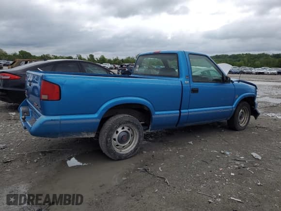 ✅ 1994 GMC Sonoma • VIN: 1GTCS1444R8527872 • Lot: 55327395. Listed on Copart with 229,801 mi. Free auction sales archive from the USA and detailed vehicle history report at DreamBid. Image 3.