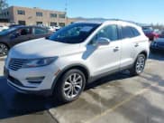✅ 2017 Lincoln MKC Select • VIN: 5LMCJ2C98HUL33379 • Lot: 43775018. Listed on IAAI with 79,297 mi. Free auction sales archive from the USA and detailed vehicle history report at DreamBid. Image 2.