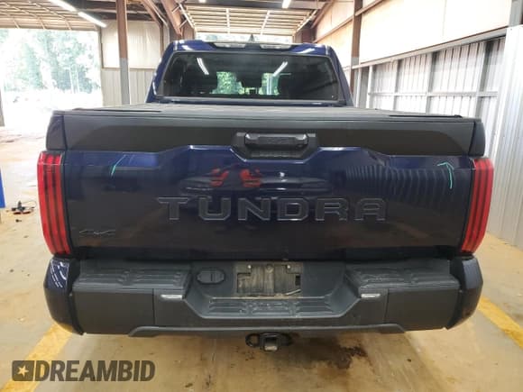 ✅ 2022 Toyota Tundra SR5 • VIN: 5TFLA5DB0NX034229 • Лот: 81979965. Опубликован ранее на Copart с пробегом 45 146 миль. Бесплатный доступ к архиву аукционных продаж из США и подробный отчёт об истории автомобиля на DreamBid. Изображение 6.