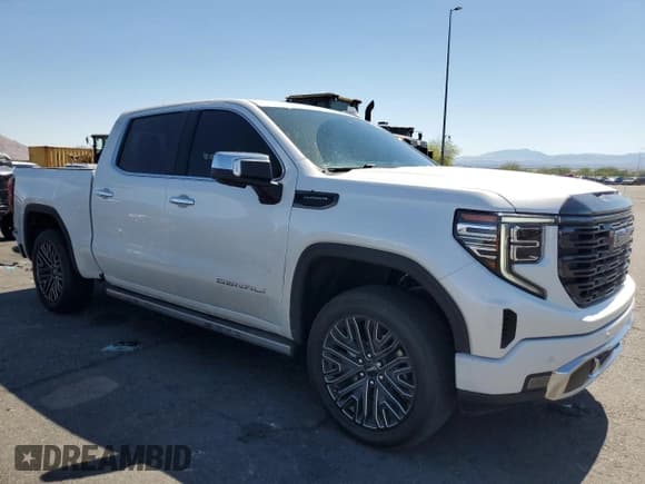 ✅ 2022 GMC Sierra 1500 Denali Ultimate • VIN: 1GTUUHET9NZ621327 • Lot: 65786465. Wystawiony na Copart z przebiegiem 25 059 mil. Bezpłatny archiwum sprzedaży aukcyjnych z USA i szczegółowy raport historii pojazdu na DreamBid. Zdjęcie 4.