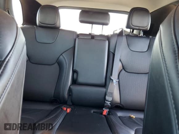 ✅ 2022 Jeep Cherokee Latitude Lux • VIN: 1C4PJMMN6ND546066 • Lot: 80801574. Wystawiony na Copart z przebiegiem 18 161 mil. Bezpłatny archiwum sprzedaży aukcyjnych z USA i szczegółowy raport historii pojazdu na DreamBid. Zdjęcie 10.