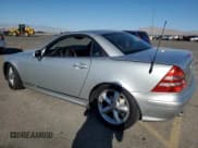 ✅ 2001 Mercedes-Benz SLK 230/320 • VIN: WDBKK65FX1F194407 • Лот: 73202844. Опубликован ранее на Copart с пробегом 124 214 миль. Бесплатный доступ к архиву аукционных продаж из США и подробный отчёт об истории автомобиля на DreamBid. Изображение 2.