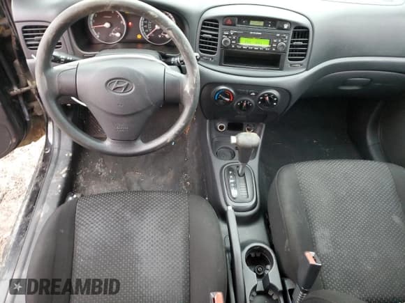✅ 2008 Hyundai Accent L • VIN: KMHCN35C18U057200 • Лот: 85137044. Опубликован ранее на Copart с пробегом 259 088 миль. Бесплатный доступ к архиву аукционных продаж из США и подробный отчёт об истории автомобиля на DreamBid. Изображение 8.