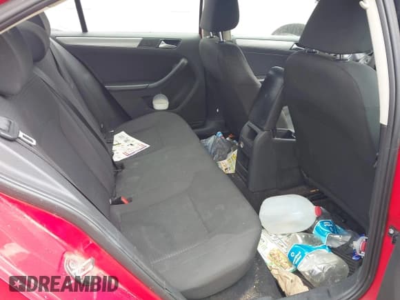 ✅ 2015 Volkswagen Jetta SE • VIN: 3VWD17AJ8FM236610 • Lot: 43777119. Wystawiony na IAAI z przebiegiem 254 206 mil. Bezpłatny archiwum sprzedaży aukcyjnych z USA i szczegółowy raport historii pojazdu na DreamBid. Zdjęcie 8.