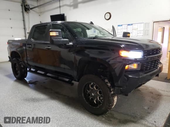 ✅ 2020 Chevrolet Silverado 1500 Custom Trail Boss • VIN: 1GCPYCEF8LZ210125 • Лот: 92731965. Опубликован ранее на Copart с пробегом 61 988 миль. Бесплатный доступ к архиву аукционных продаж из США и подробный отчёт об истории автомобиля на DreamBid. Изображение 4.