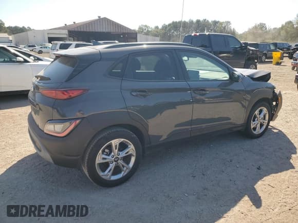 ✅ 2023 Hyundai Kona SEL • VIN: KM8K62AB6PU984661 • Лот: 75079914. Опубликован ранее на Copart с пробегом 9 646 миль. Бесплатный доступ к архиву аукционных продаж из США и подробный отчёт об истории автомобиля на DreamBid. Изображение 3.